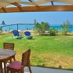 Beachfront Holiday House “Yannis” On Agios Gordios Beach In Corfu